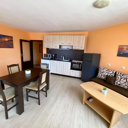Cozy Apartment In The Center Of Primorsko Zewnętrze zdjęcie