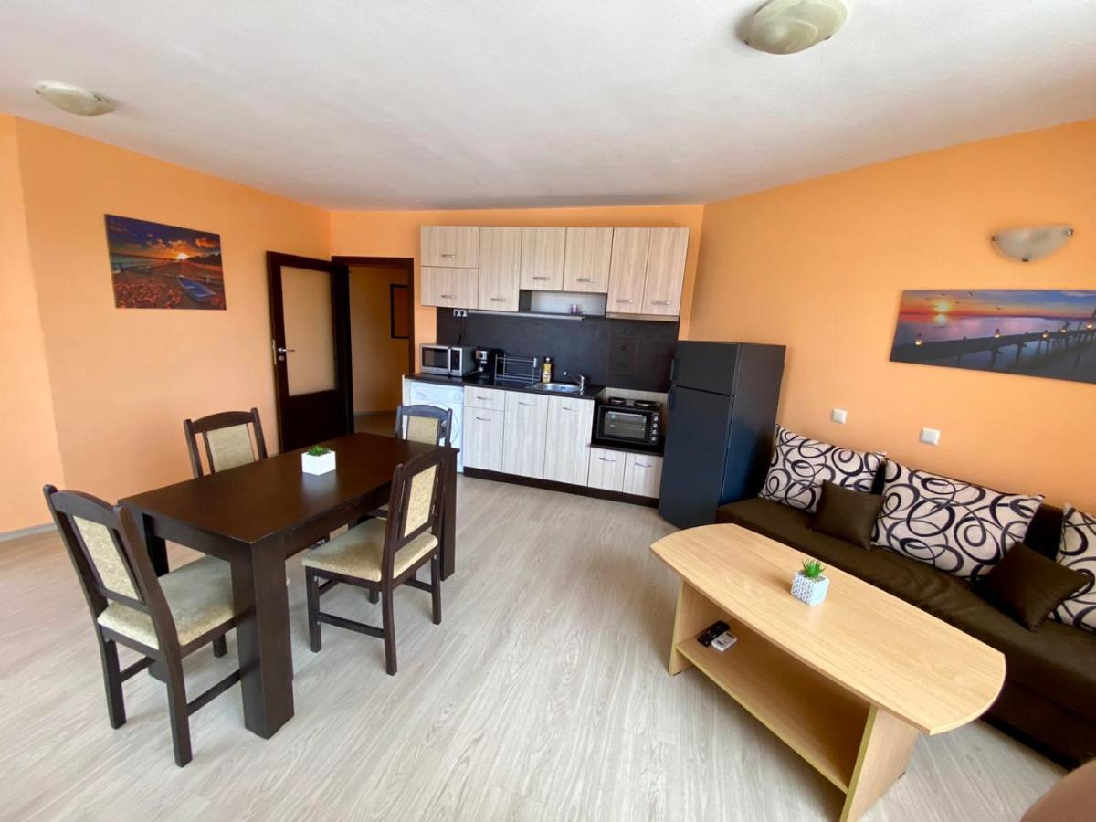 Cozy Apartment In The Center Of Primorsko Zewnętrze zdjęcie