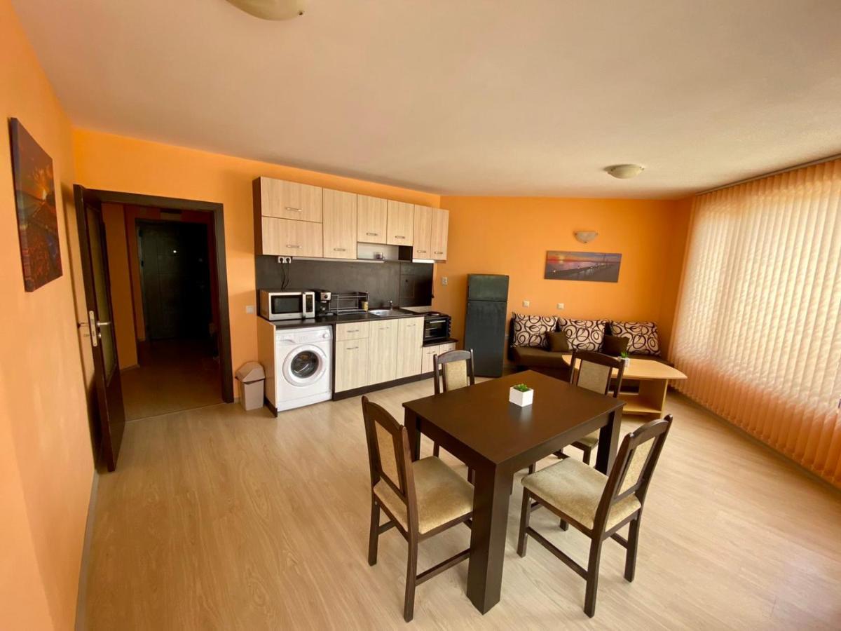 Cozy Apartment In The Center Of Primorsko Zewnętrze zdjęcie