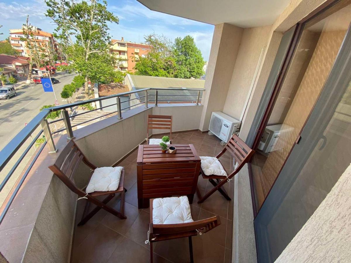 Cozy Apartment In The Center Of Primorsko Zewnętrze zdjęcie